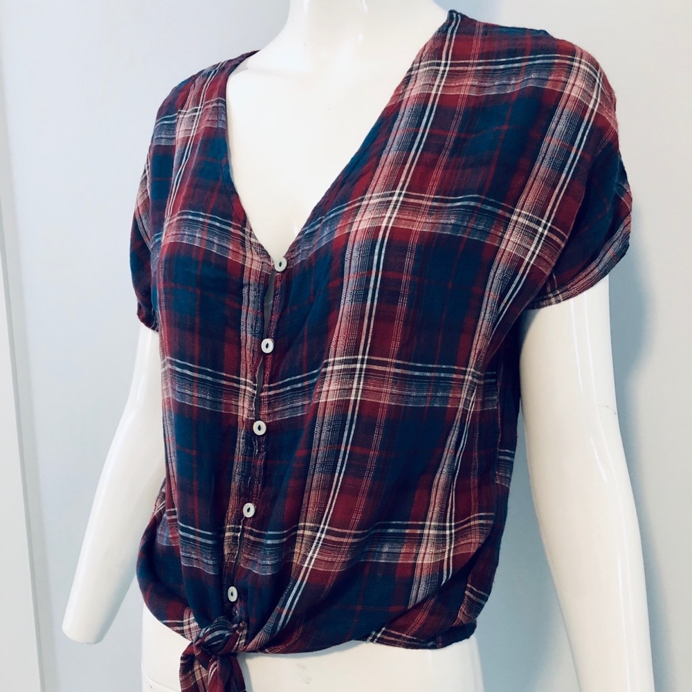 Universal Thread Plaid Short Sleeve Top - Red and Blue